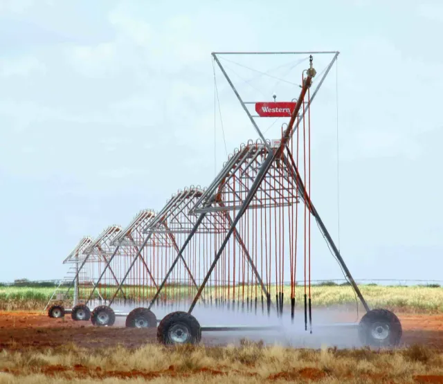 Centre-pivot irrigation on the Bura sugarcane fields